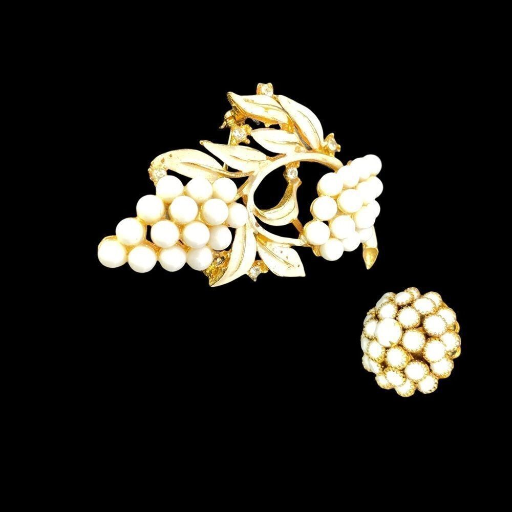 Vintage Judy Lee gold tone ring white  & white gold grape brooch rhinestones